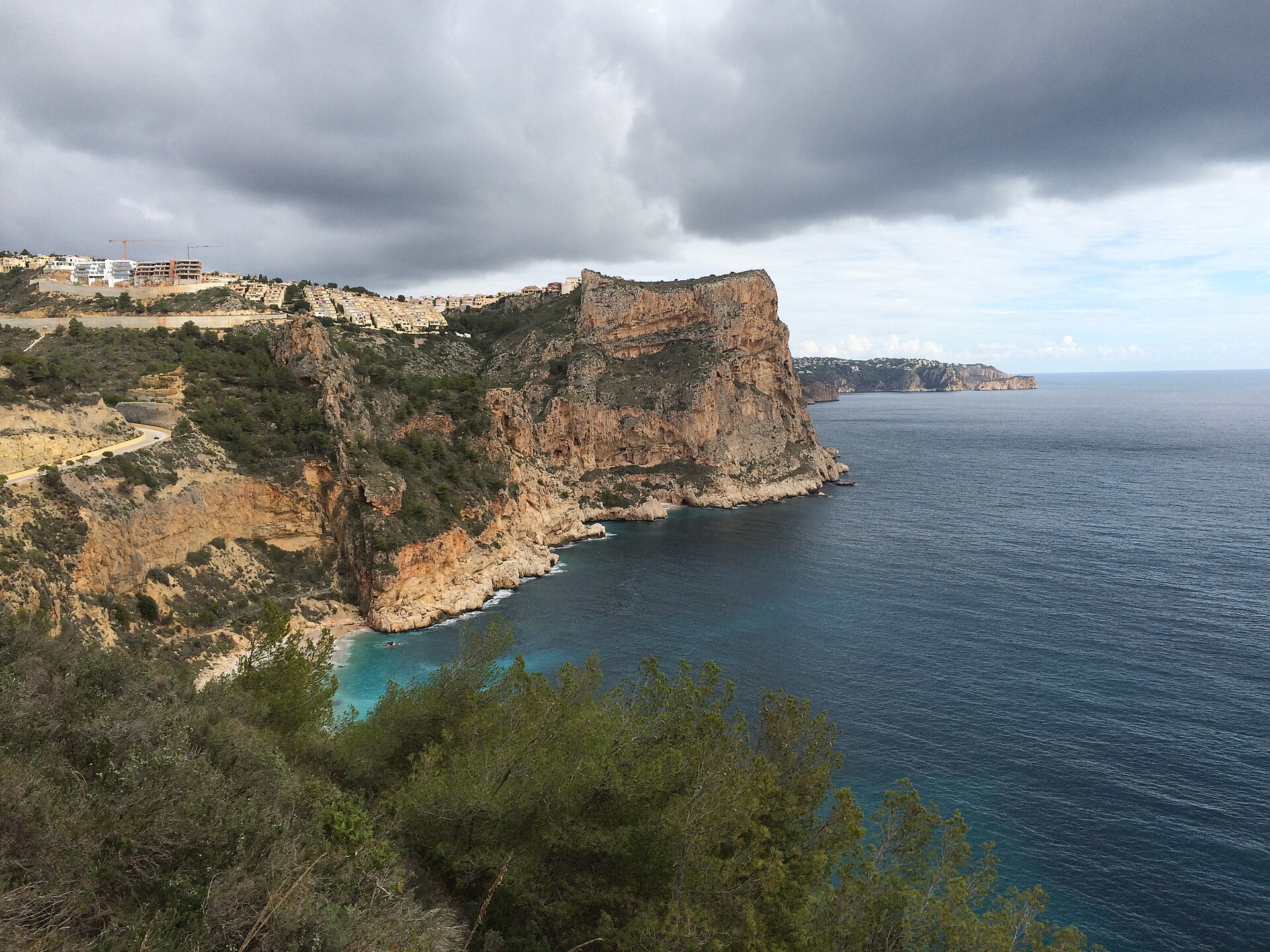 Penya-segat i cala de la costa de Benitachell