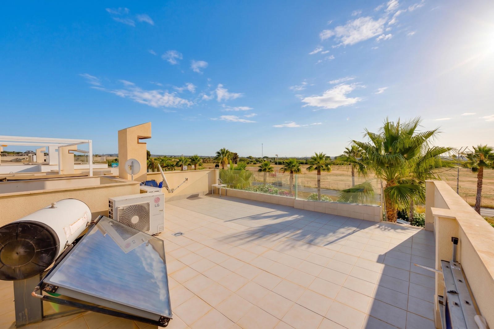 Villa · Resale - Ciudad Quesada · Alicante · Spain Villa · Resale - Ciudad Quesada · Alicante · Spain