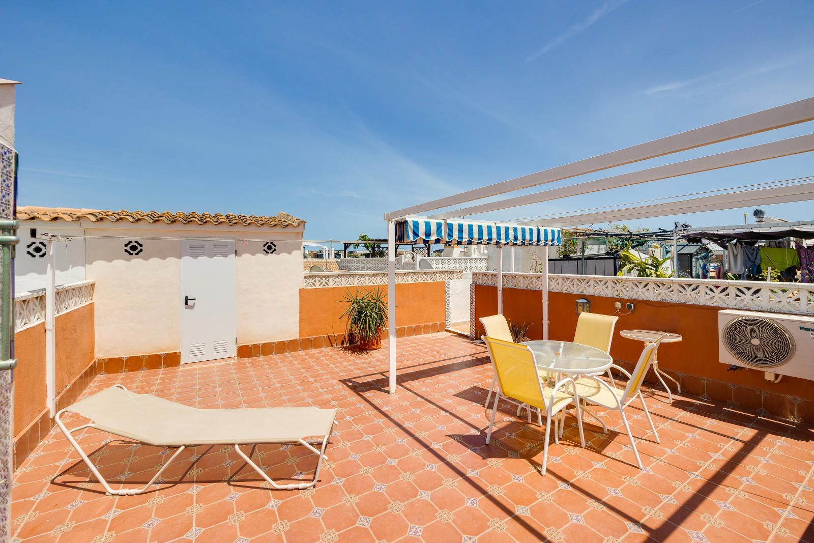 Bungalow · Revente - Torrevieja · Jardín del Mar · Alicante · Espagne Bungalow · Revente - Torrevieja · Jardín del Mar · Alicante · Espagne