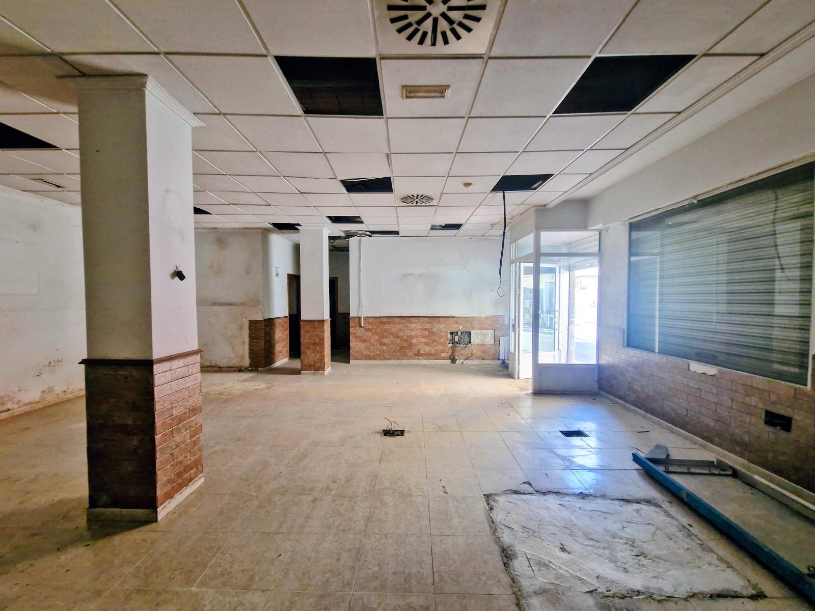 Gewerbeeinheit in der Calle Apolo - Erdgeschoss 2