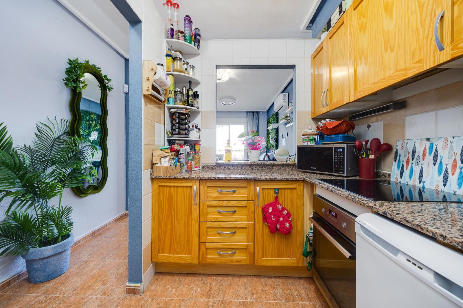 Apartment · Resale - Torrevieja · Alicante · Spain Apartment · Resale - Torrevieja · Alicante · Spain