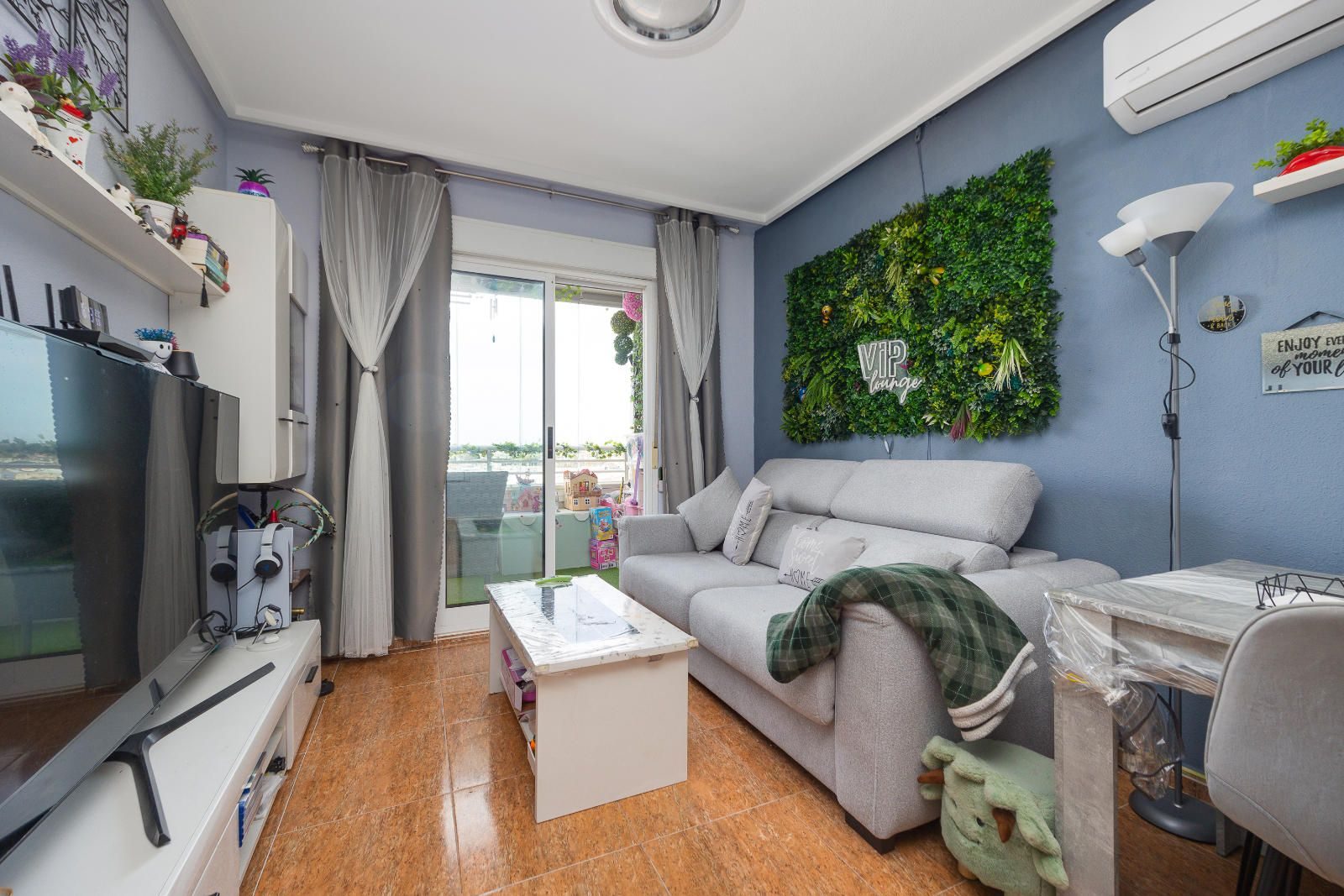 Apartment · Resale - Torrevieja · Alicante · Spain Apartment · Resale - Torrevieja · Alicante · Spain