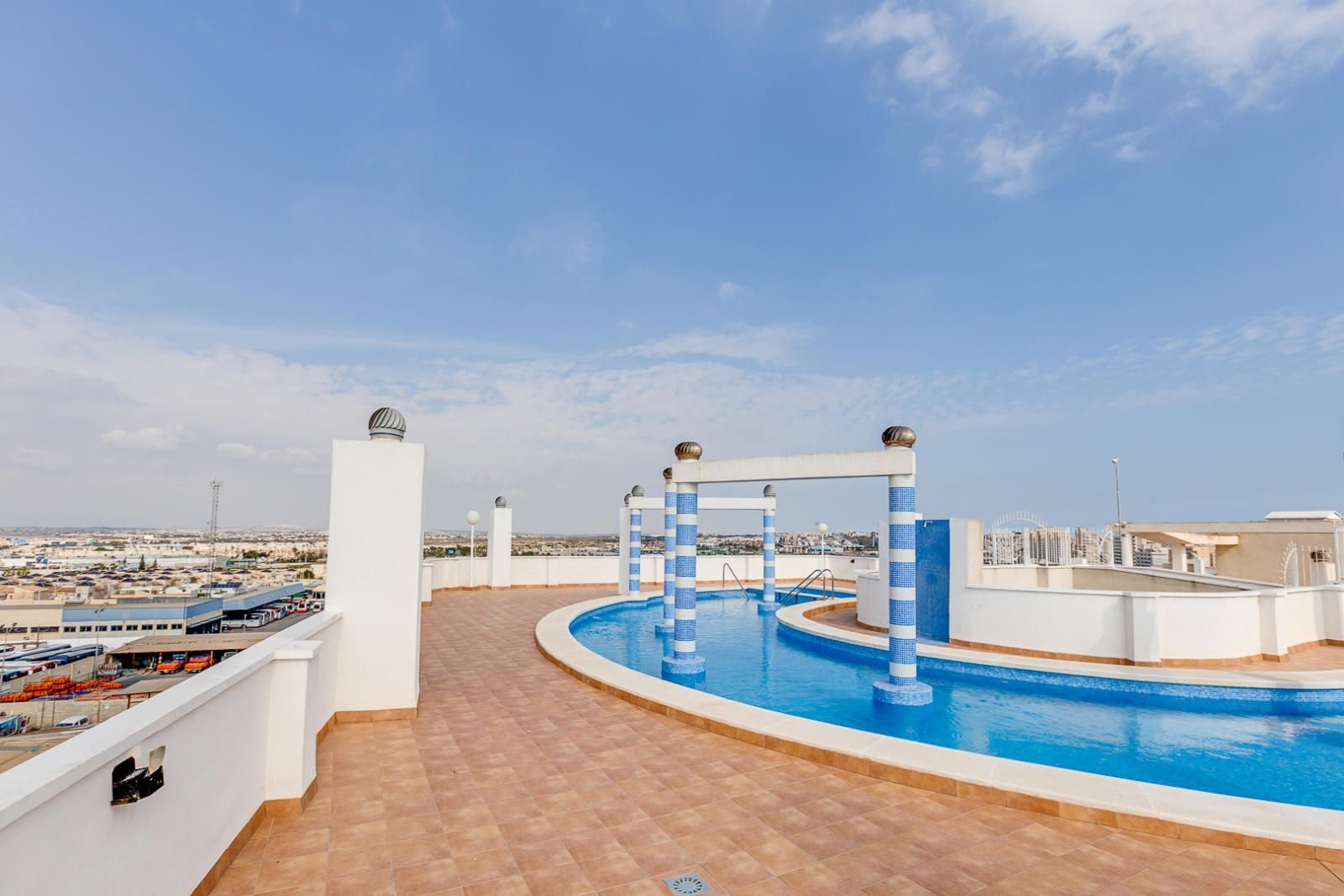 Apartment · Resale - Torrevieja · Alicante · Spain Apartment · Resale - Torrevieja · Alicante · Spain