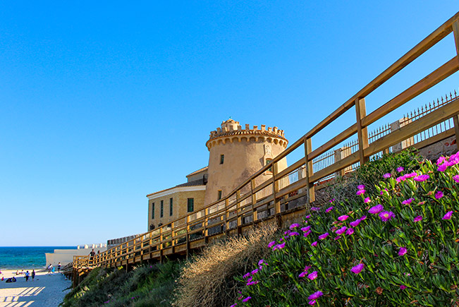 Inmobiliaria en Torrevieja: Torre Horadada